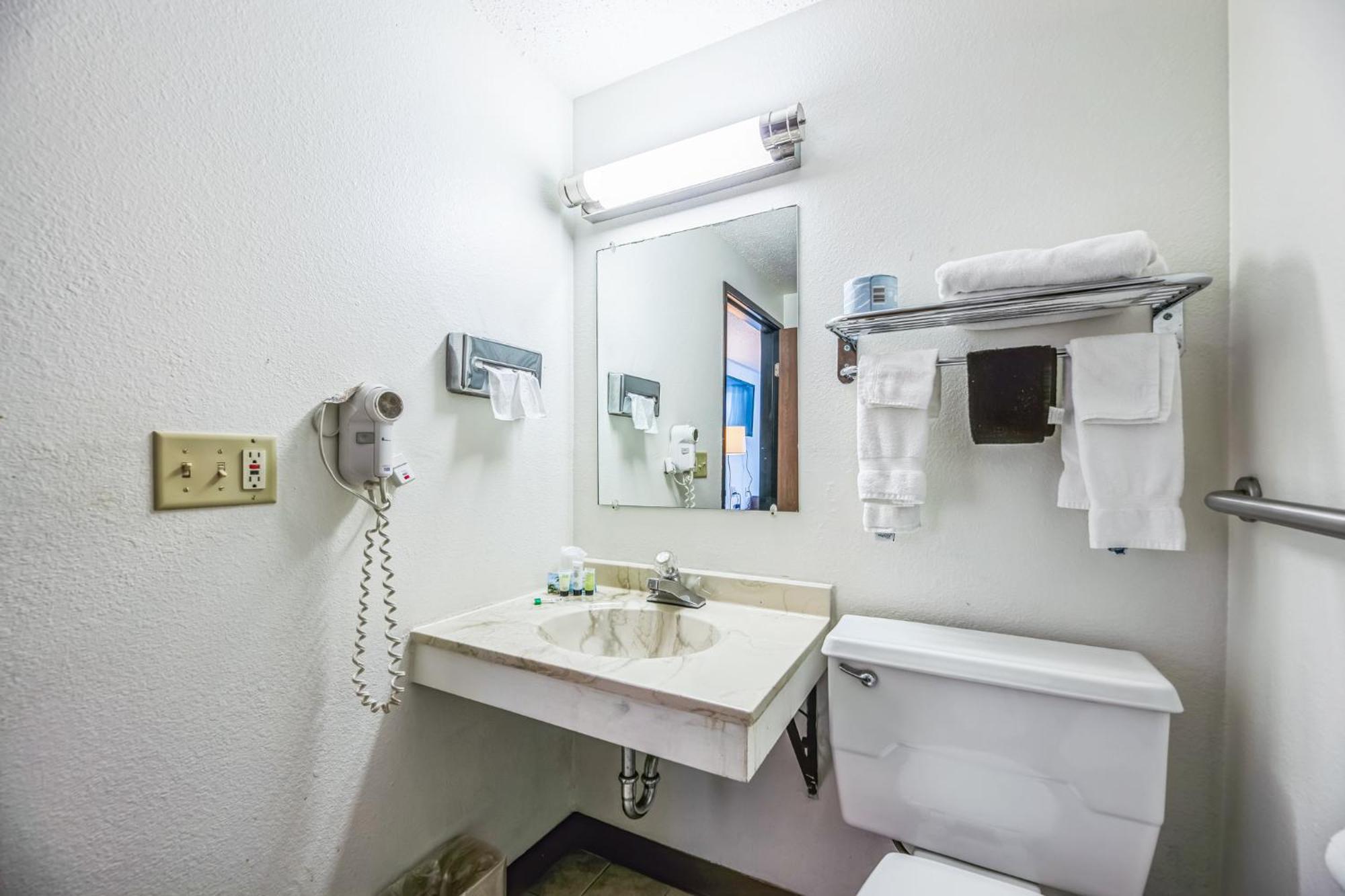 Hotel 8 Fergus Falls 外观 照片