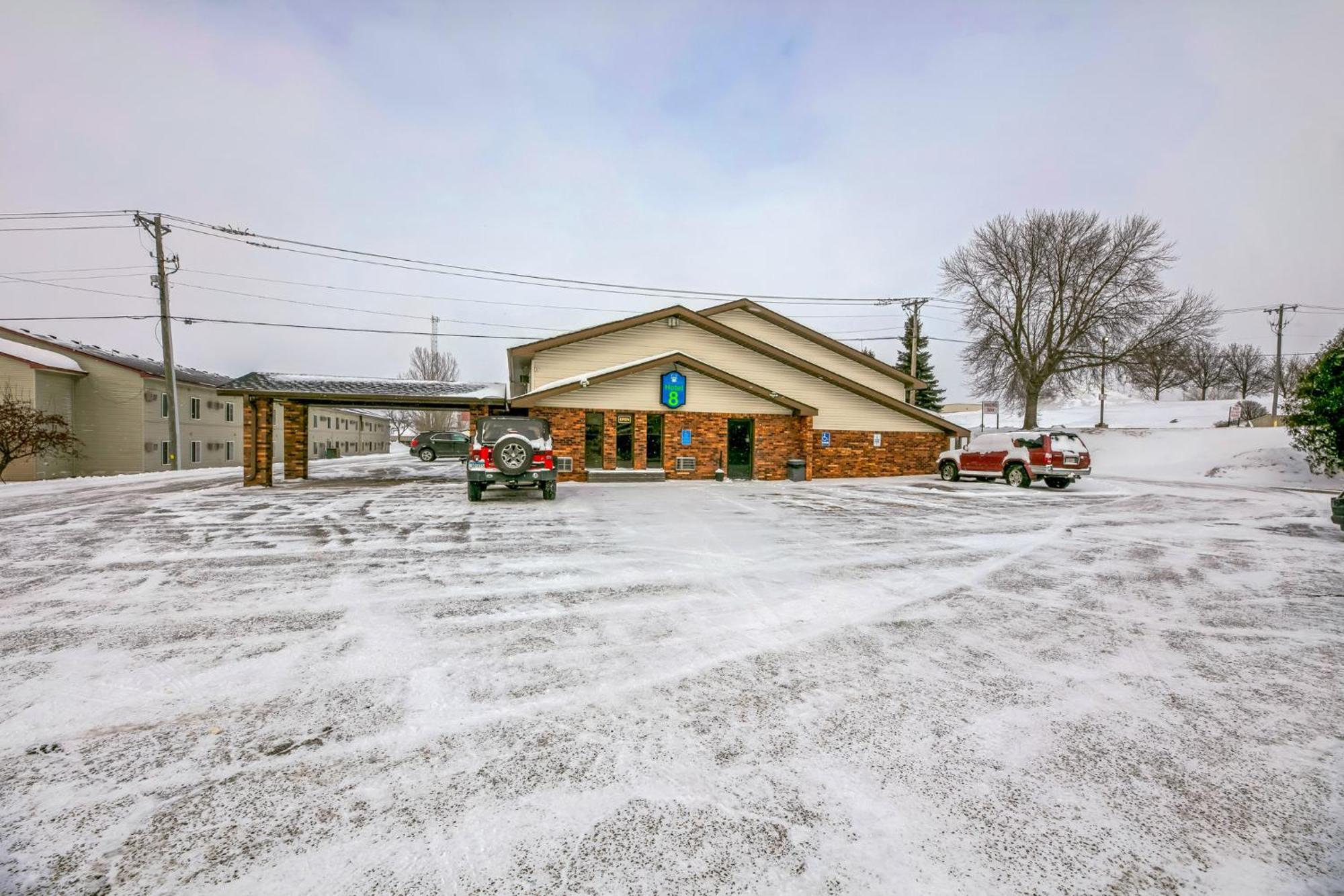 Hotel 8 Fergus Falls 外观 照片