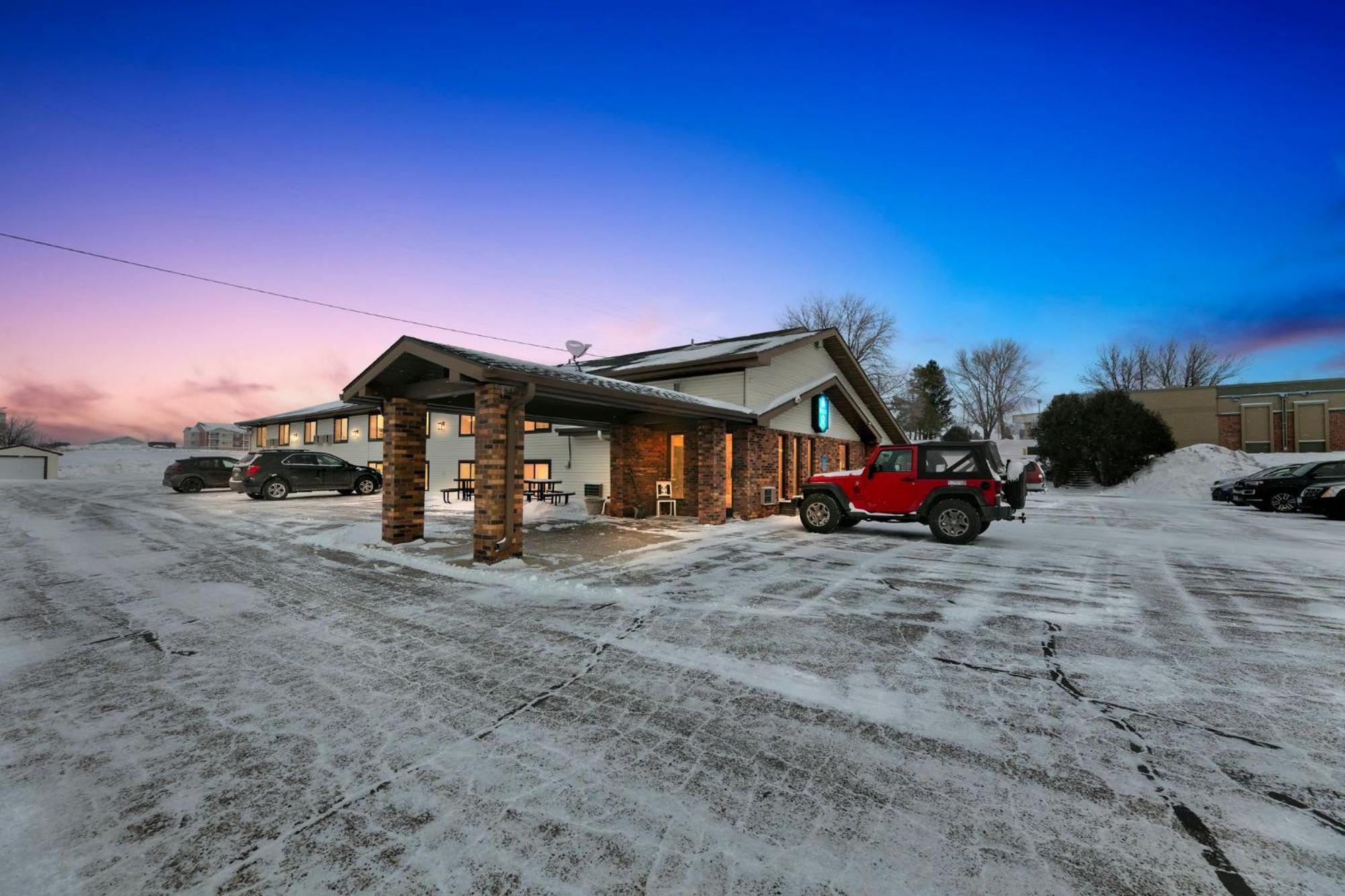 Hotel 8 Fergus Falls 外观 照片